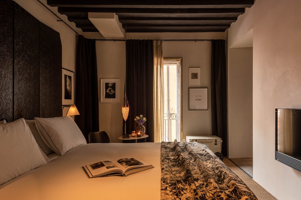 Postvenetian Room