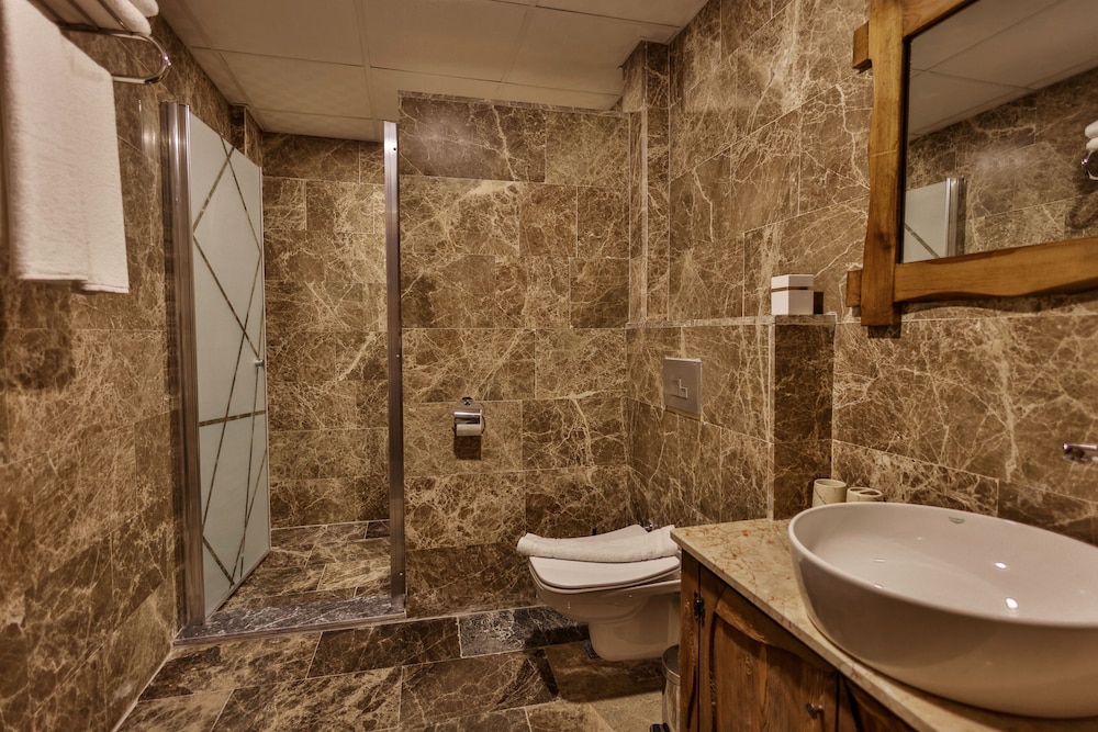 Superior King Suite (Jacuzzi) - Photo 10