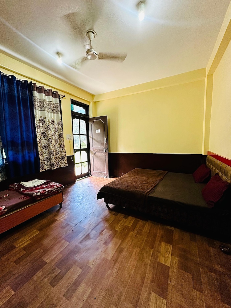 Standard Room Triple Beds photo 2