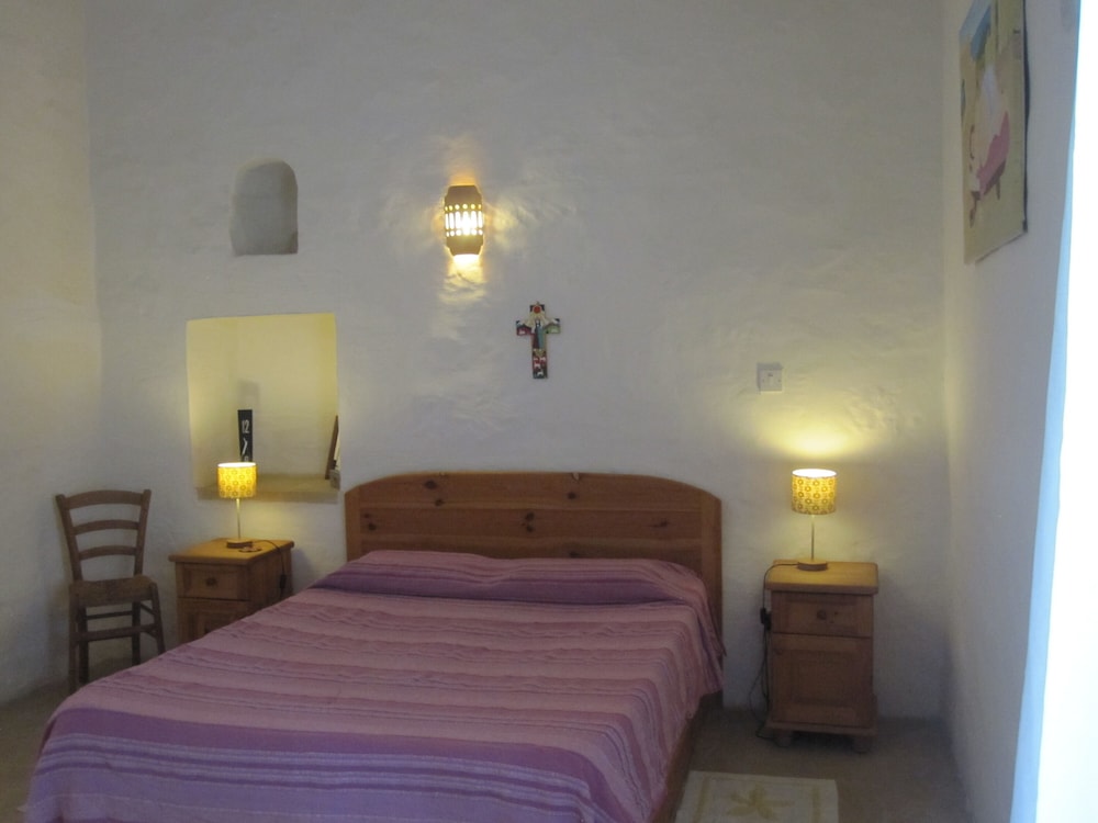 House, 3 Bedrooms, Smoking, Private Pool photo 2