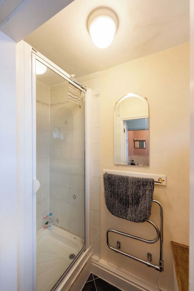 Standard Double Room, Shared Bathroom photo 2