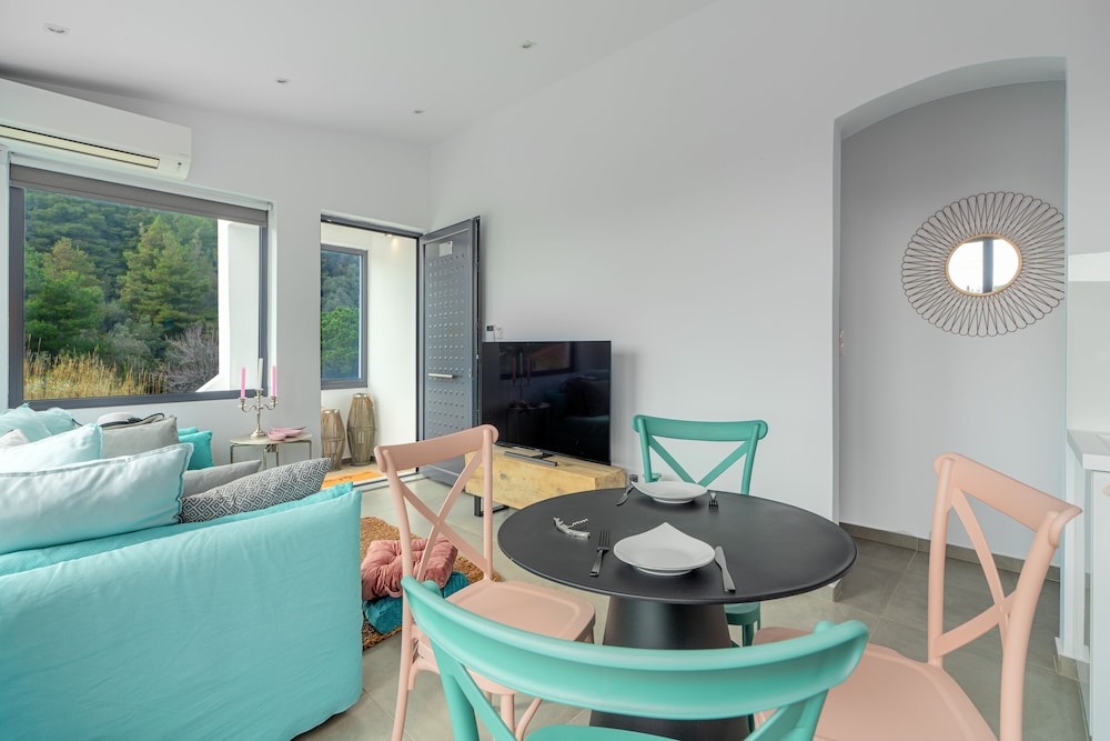 Family Apartment, Private Pool (Second Floor) photo 2