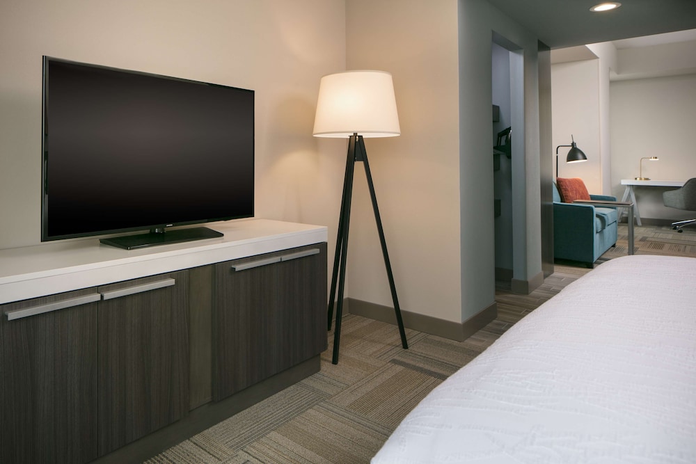 Junior Suite, 1 King Bed, Accessible (Hearing) photo 1