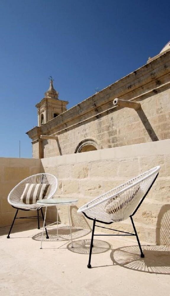 Honeymoon Suite, City View photo 1