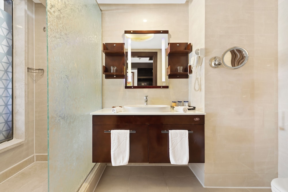 Jacuzzi Suite with Sea View