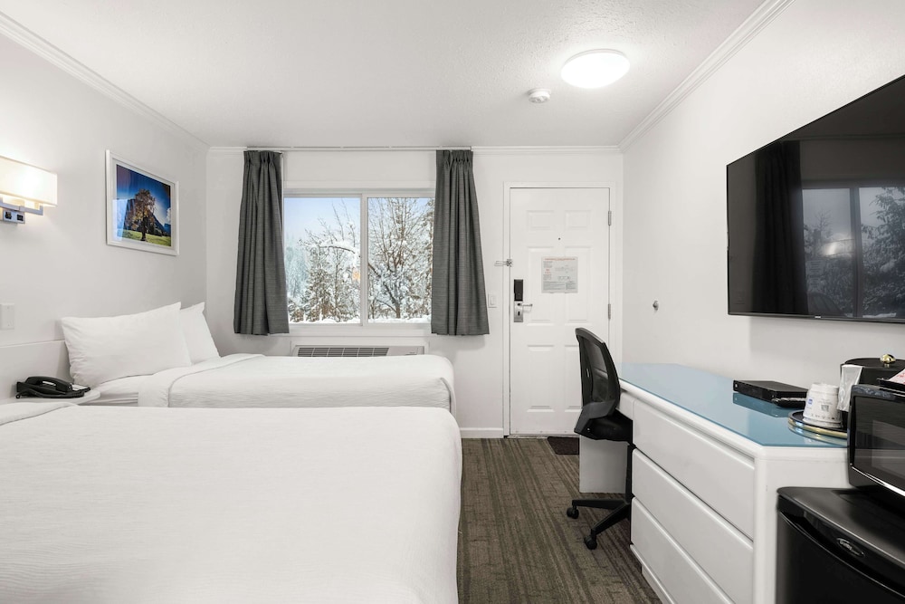 Standard Room, 2 Double Beds, Non Smoking - Photo 1