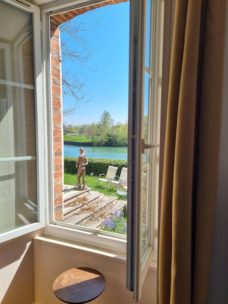 Deluxe Double Room, River View photo 3