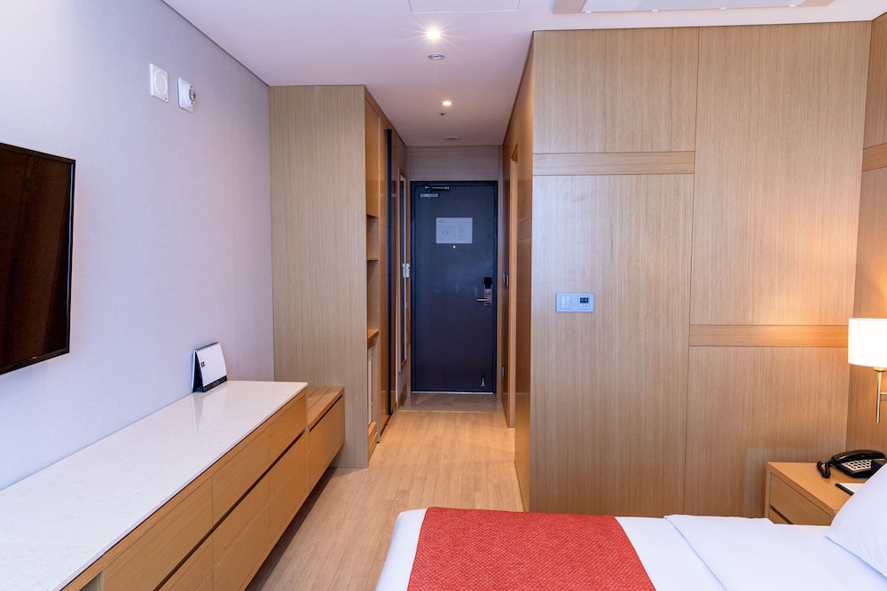 Standard Double Room, City View photo 2