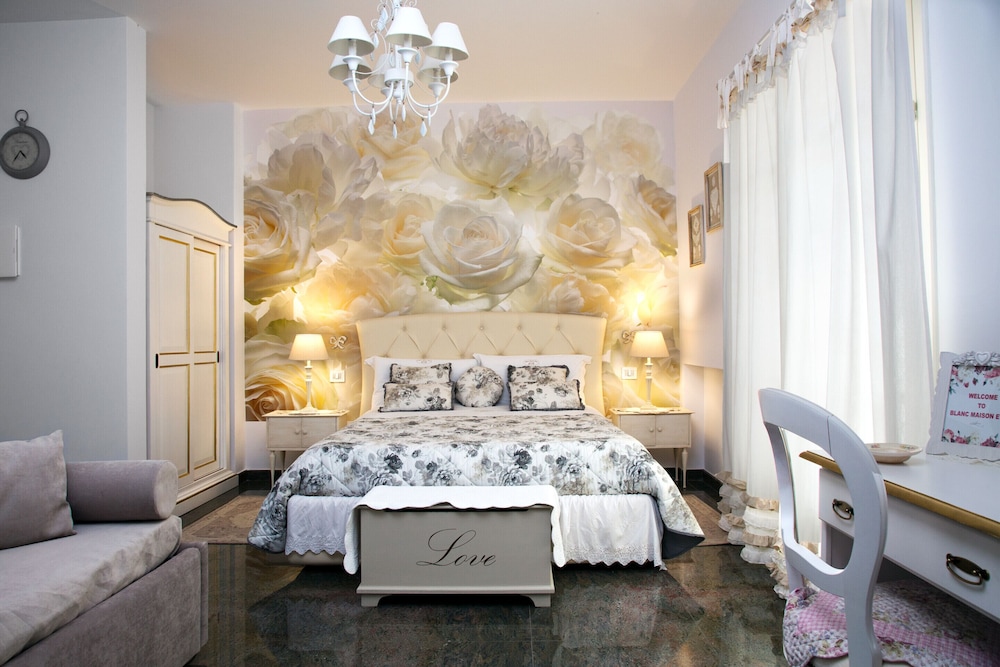 Luxury Triple Room, Patio, Pool View