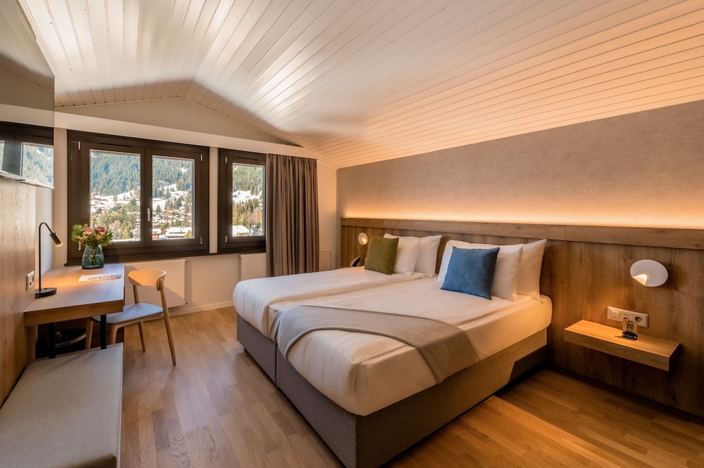 Room, Multiple Beds (The West Side Apartment)