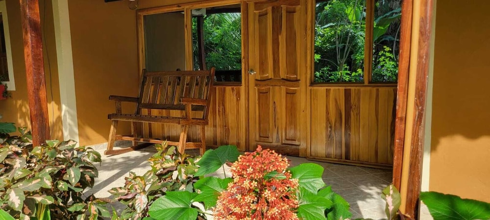 Superior House, Mountain View, Mountainside