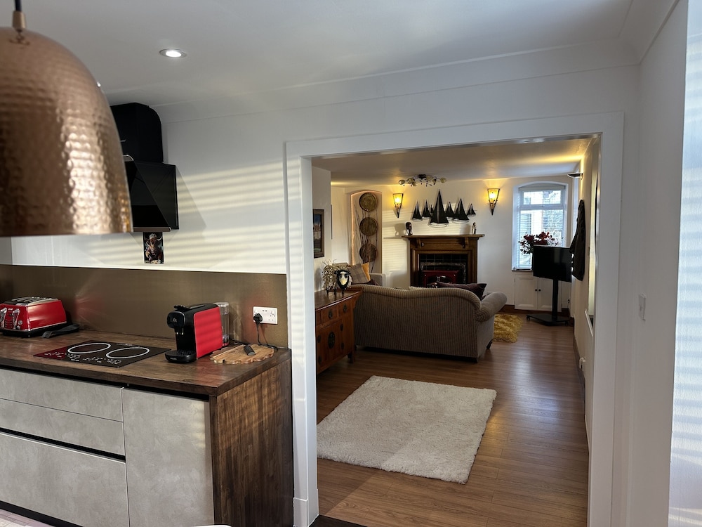 Traditional Cottage, Ensuite, Canal View (Self Catering Home) photo 2