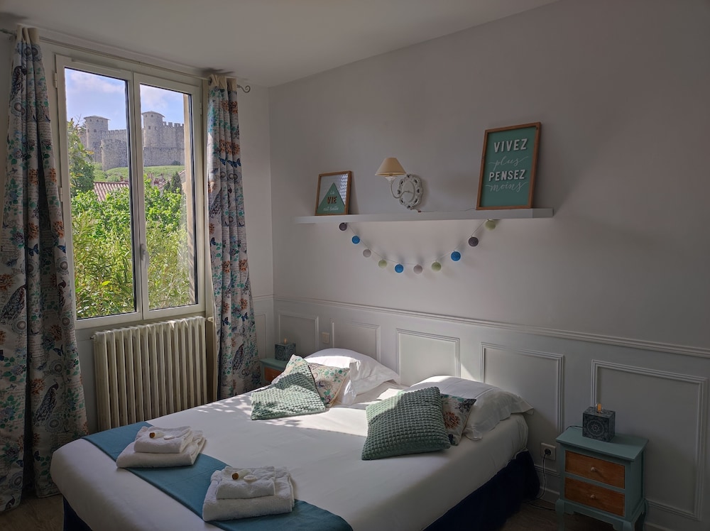 Deluxe Double Room, 1 Queen Bed, Hill View