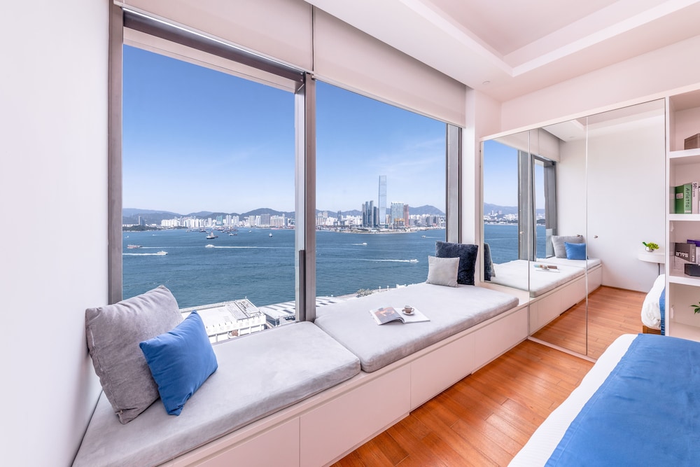 Deluxe Harbour View Suite
