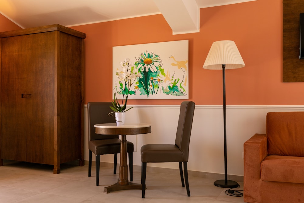 Romantic Studio Suite photo 2