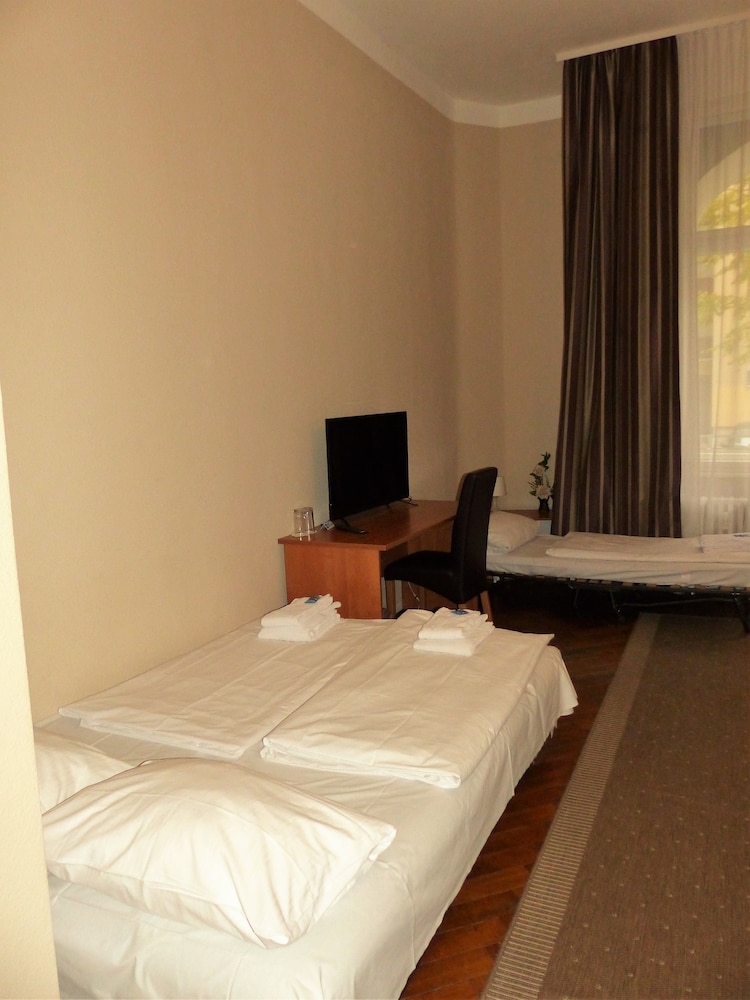 Triple Room, Private Bathroom photo 3