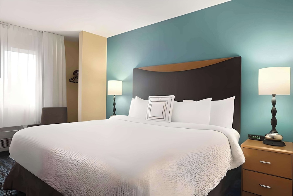 Room, 1 King Bed, Accessible, Non Smoking - Photo 3
