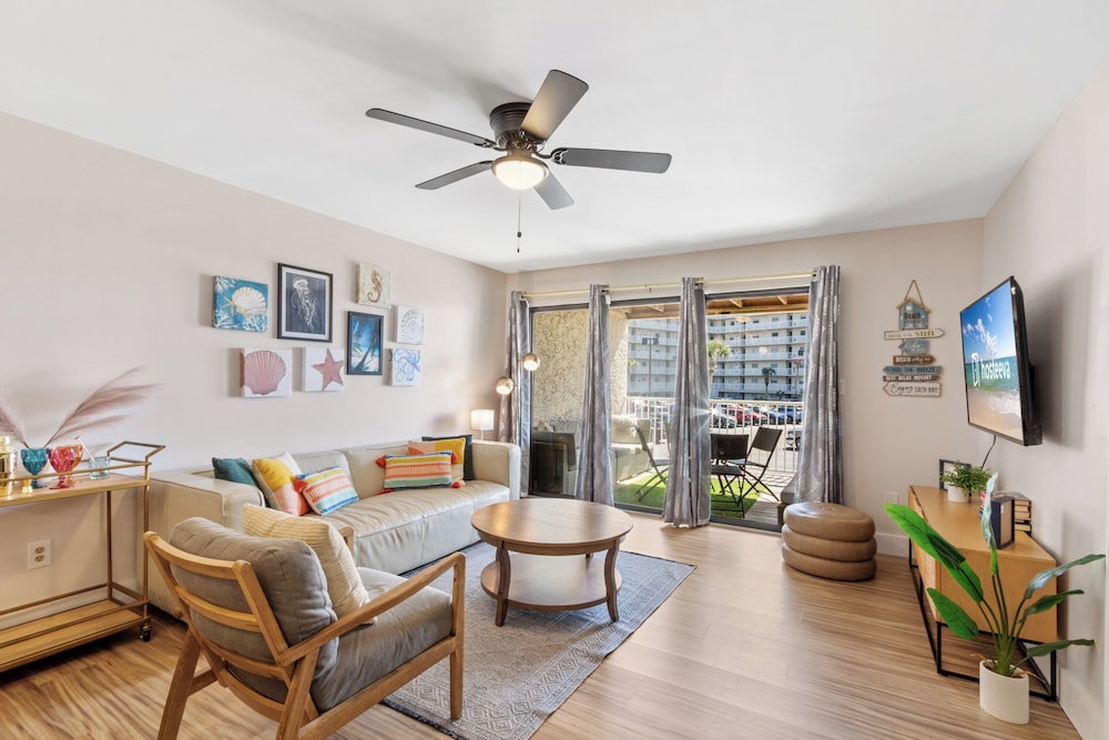 Signature Condo, 2 Bedrooms, Balcony, Courtyard View
