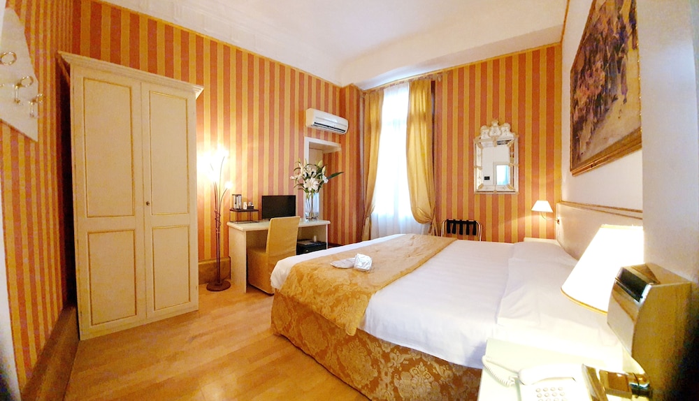 Classic Double or Twin Room photo 1
