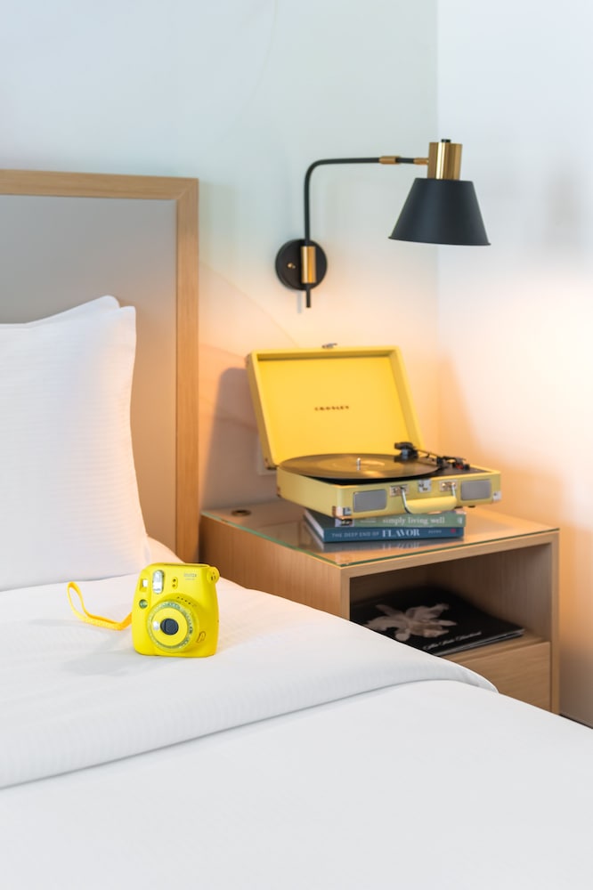 Deluxe Room, 2 Twin Beds, City View photo 3