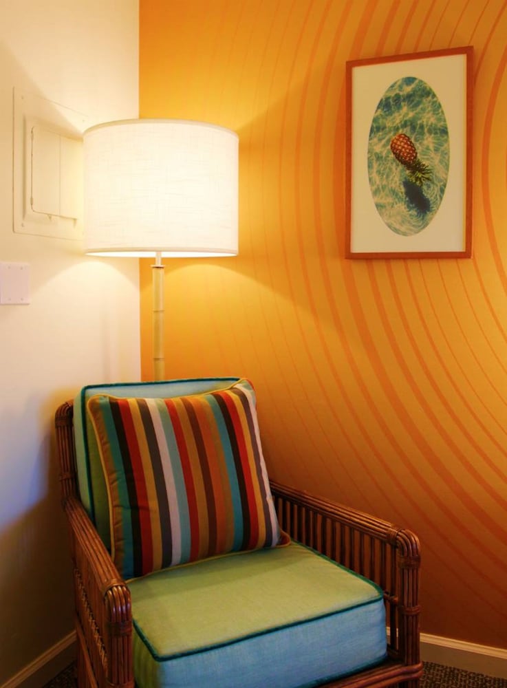 Basic Suite, 1 Bedroom (1 King Bed & 1 Sofa Bed) - Photo 3