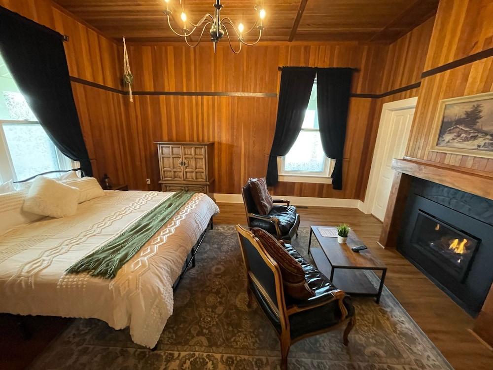 Luxury Double Room, 1 King Bed, Fireplace, Garden View
