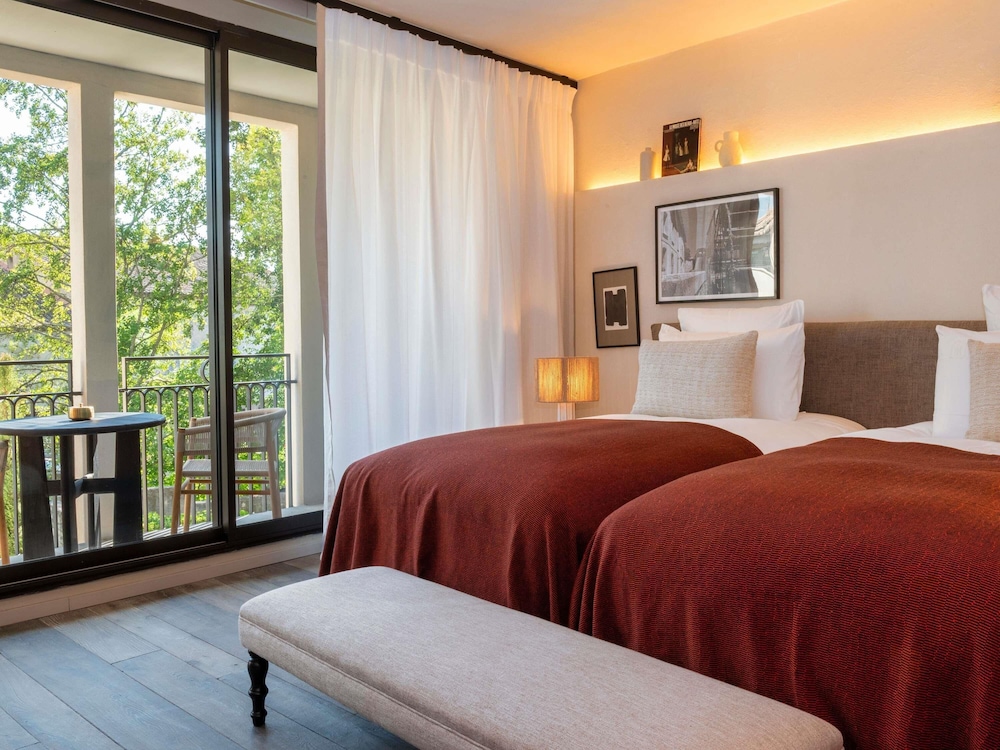 Deluxe Room, 1 King Bed