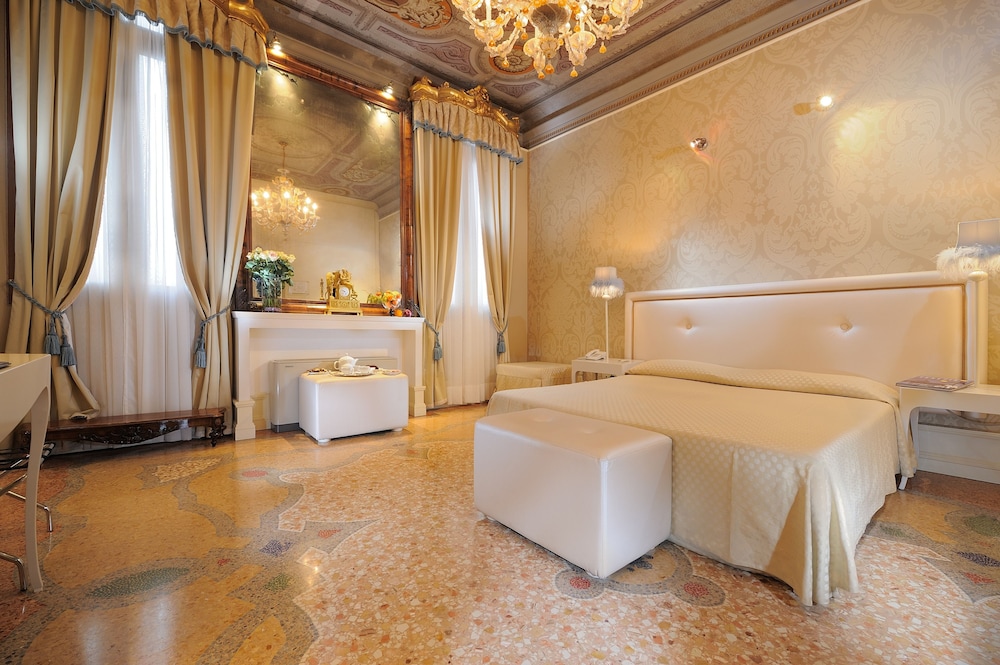 Family Suite, Canal View