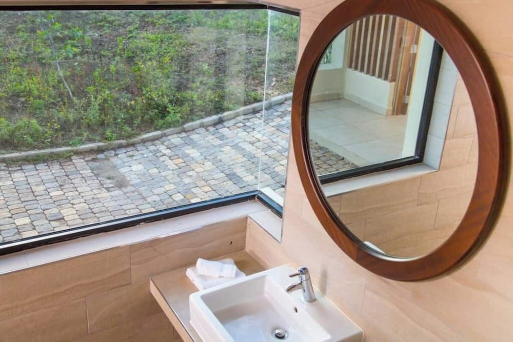 Standard Villa, Hill View photo 3