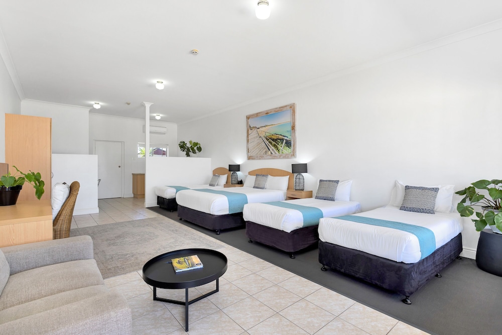 Family Room, Non Smoking, Kitchenette