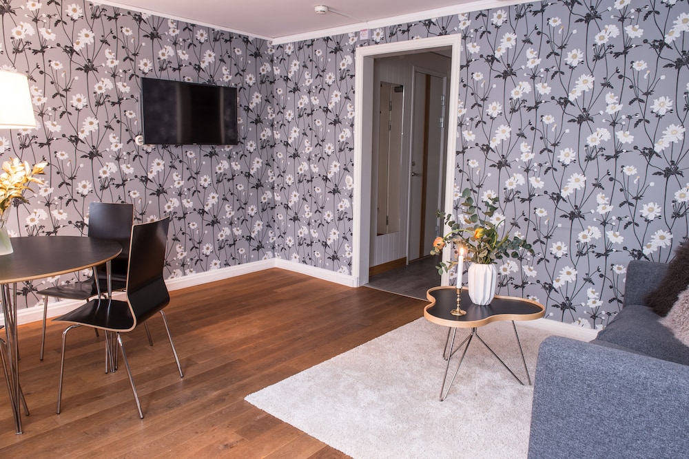 Suite, 1 Double Bed, Non Smoking - Photo 8