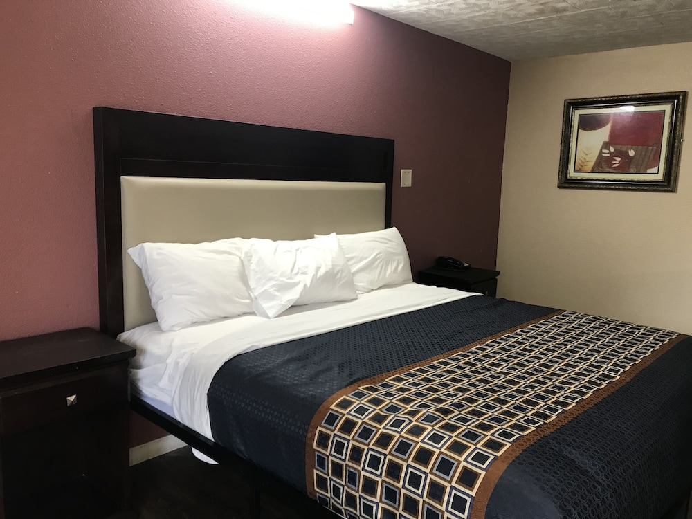 Deluxe Single Room, 1 King Bed photo 2