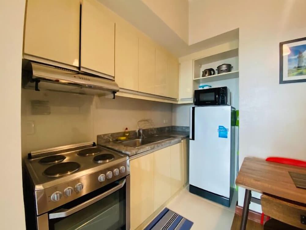 Superior 1BR Apartment - Photo 17