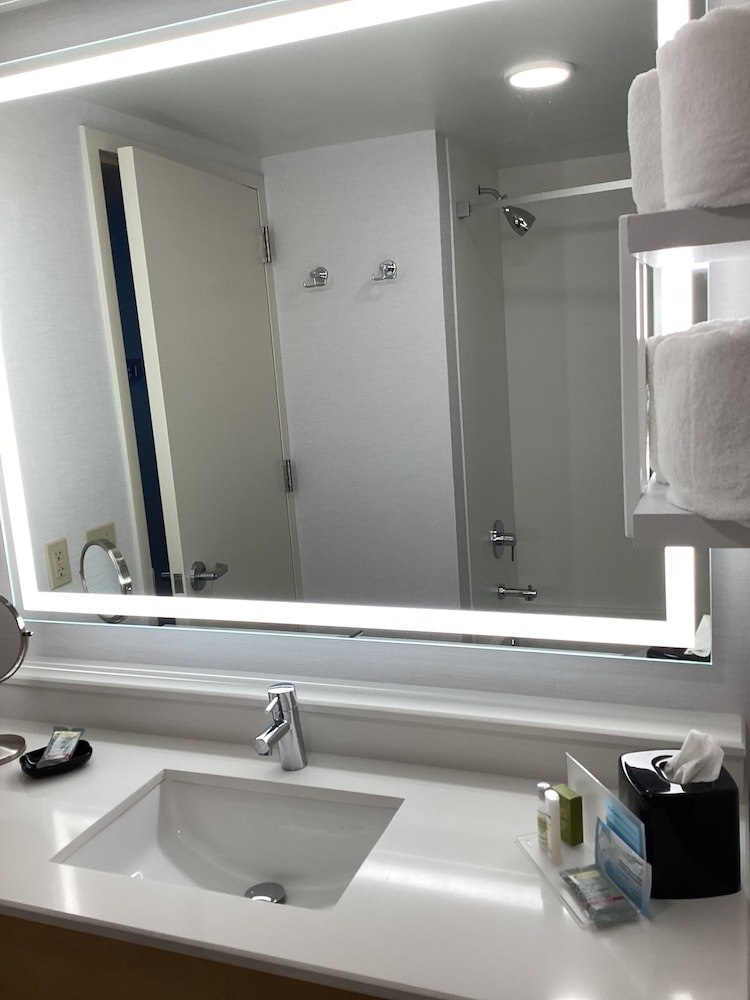 Room, 2 Queen Beds - Photo 8