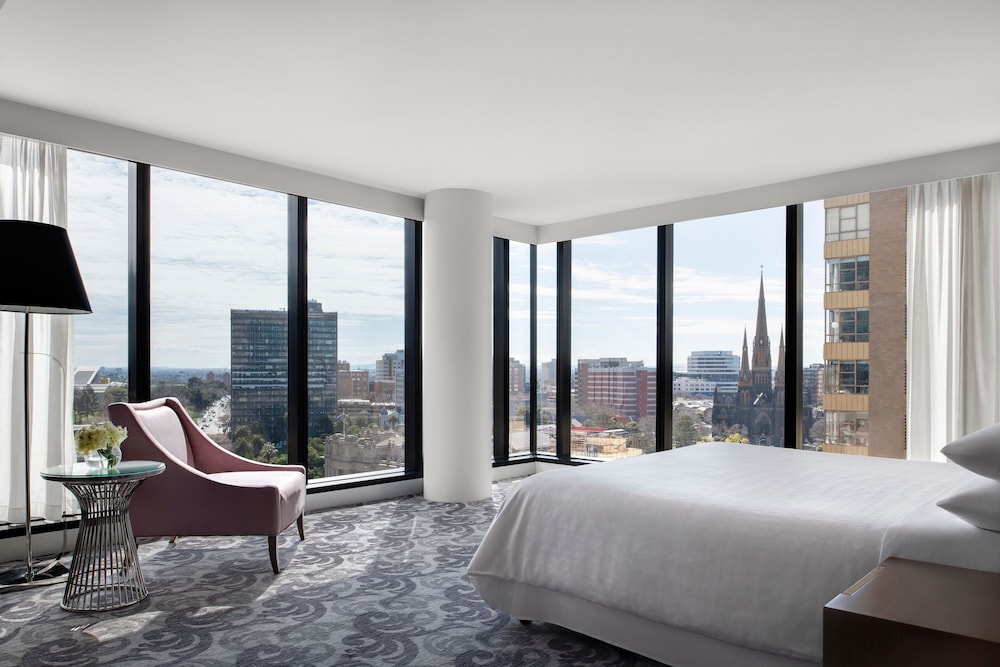 Suite, 1 Bedroom, City View (Corner)