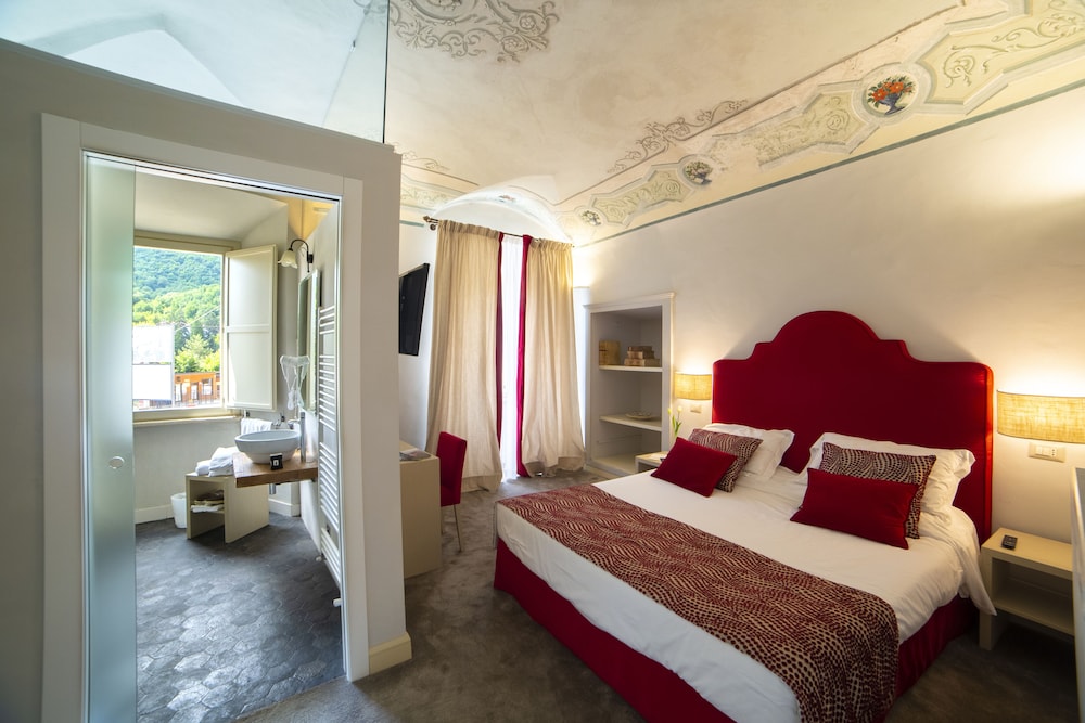 Romantic Double Or Twin Room photo 1