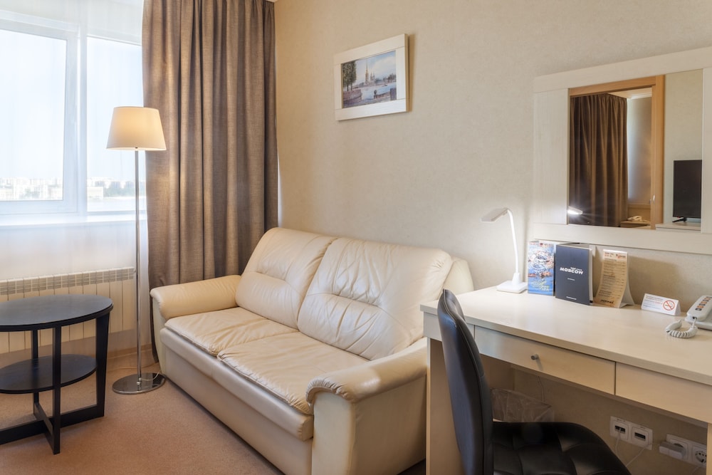Comfort Business (S), 1 Full Bed, Neva river view photo 3