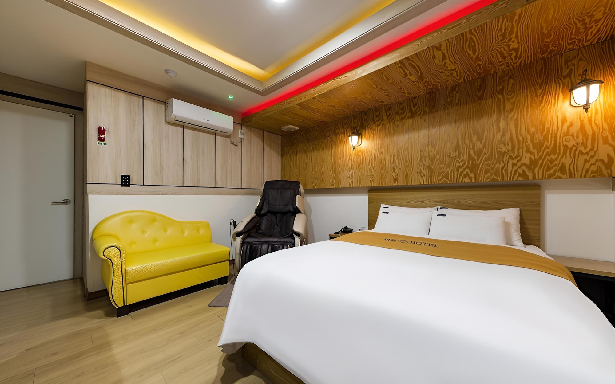 Room (Premium 2PCs (Netflix Massage Chair A) photo 2