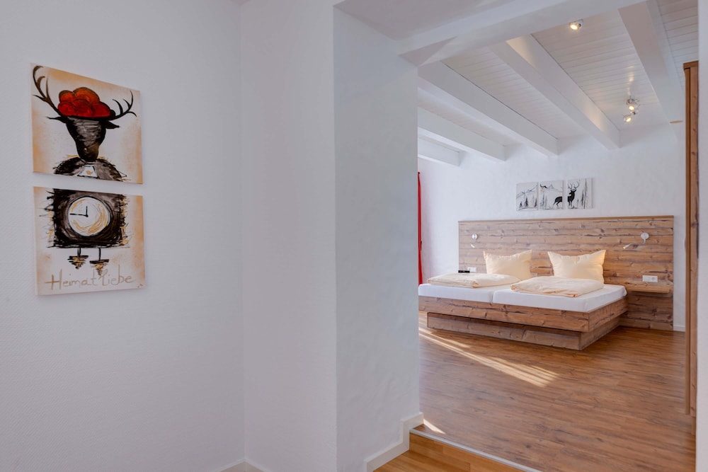 Deluxe Suite, 3 Bedrooms, Non Smoking, Garden View photo 3