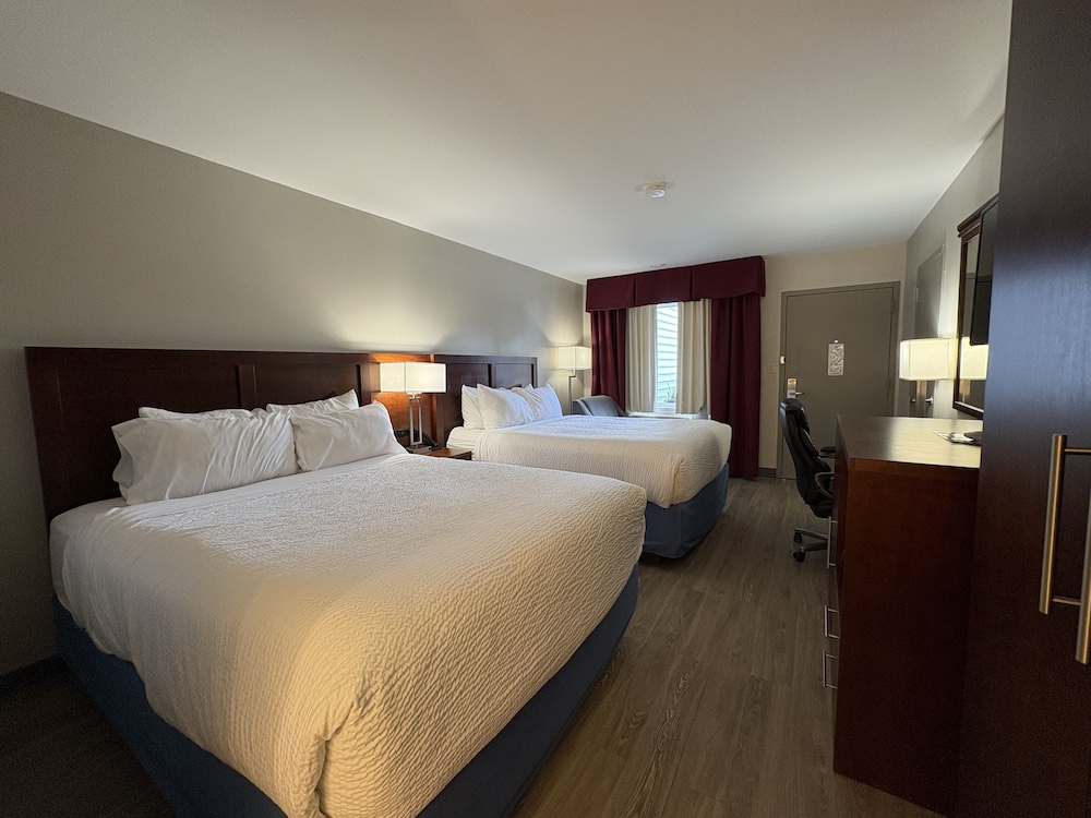Room (2 Queen Bed Smoking) - Photo 1