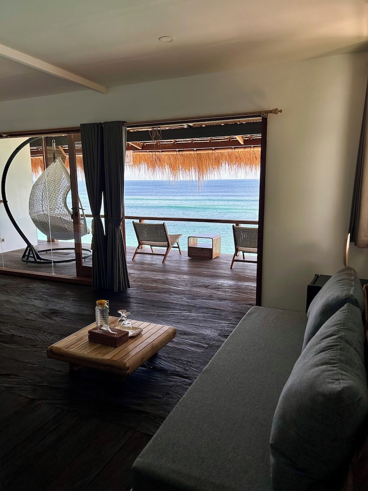 Deluxe Bungalow photo 2