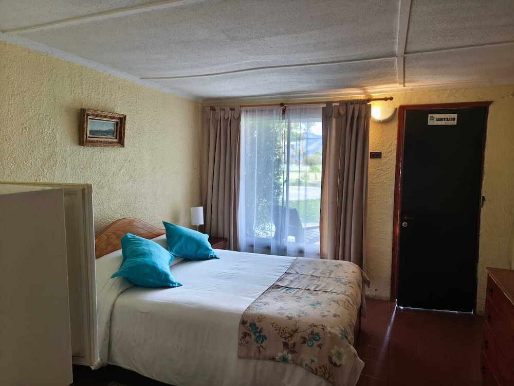 Classic Triple Room, Lake View photo 3