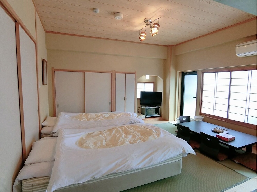 Japanese Style Triple Room with Open Air Bath - 202 photo 3