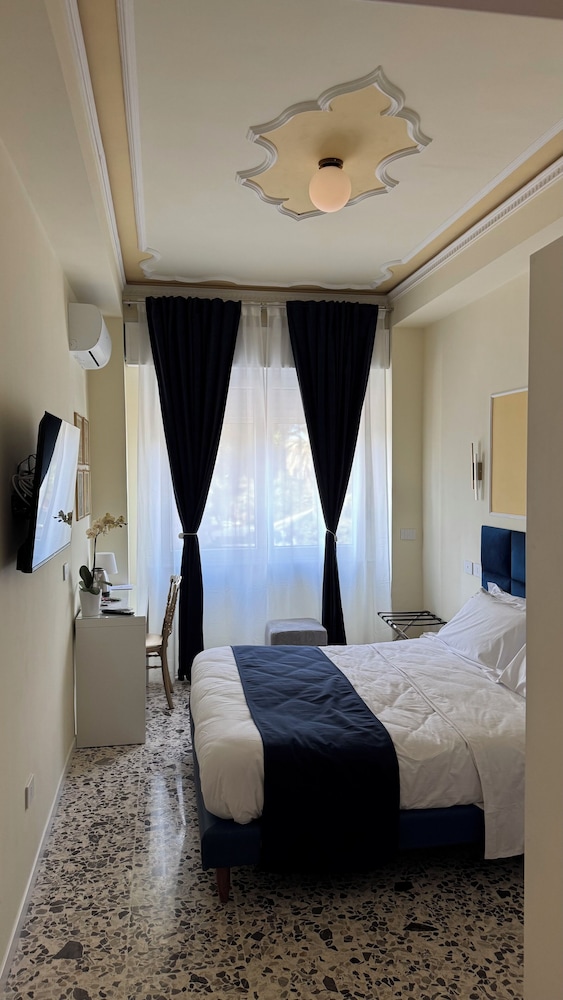 Luxury Double or Twin Room, 1 Bedroom, City View, Garden Area