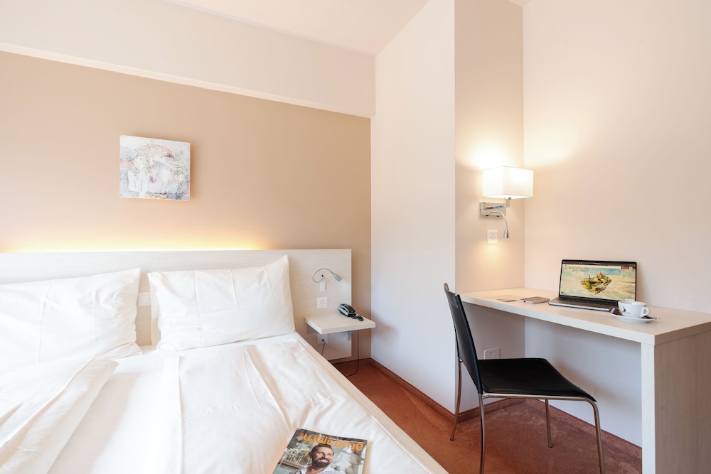 Superior Double Room (Balcony) photo 3