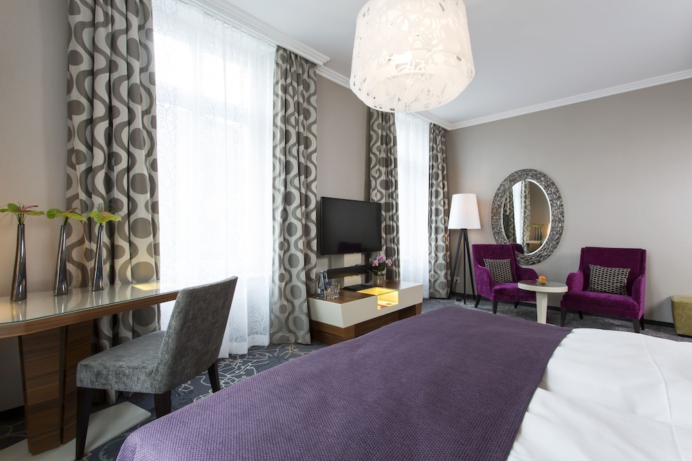 Deluxe Double Room City View - Photo 3