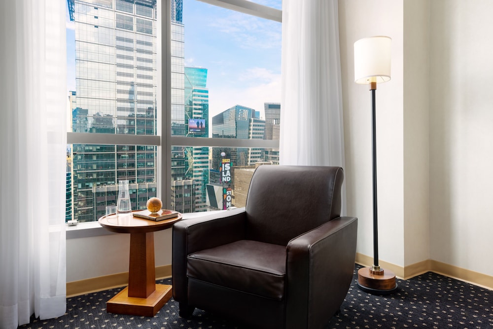 Suite, 1 King Bed (Millennium)