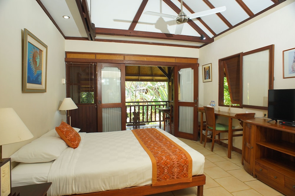 Superior Room, 1 Queen Bed (Sentigi 2) photo 3
