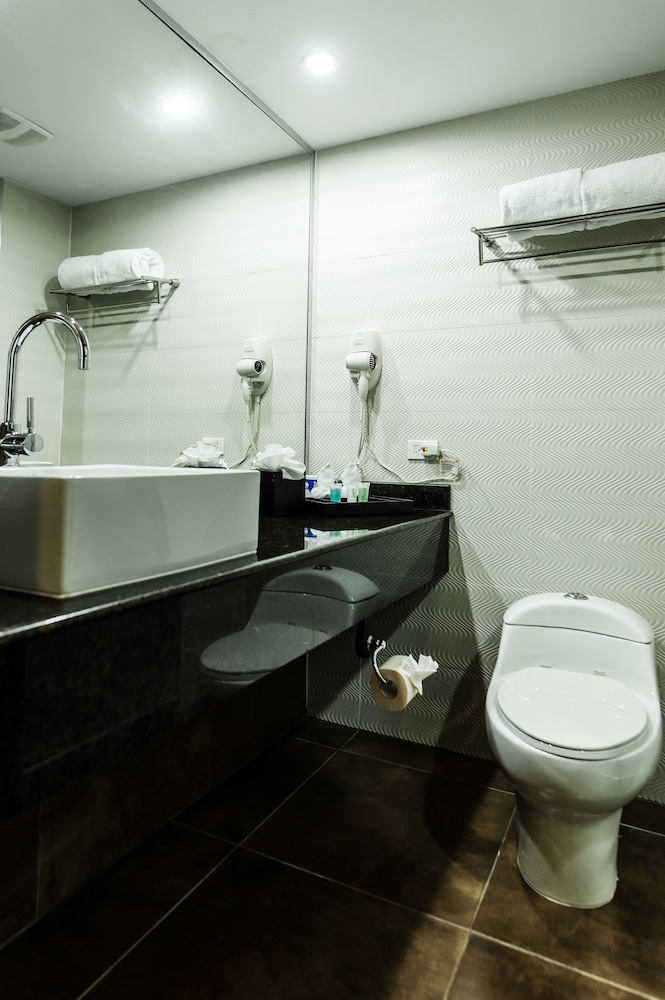 Room, 2 Double Beds, Pool Access, Pool View - Photo 9
