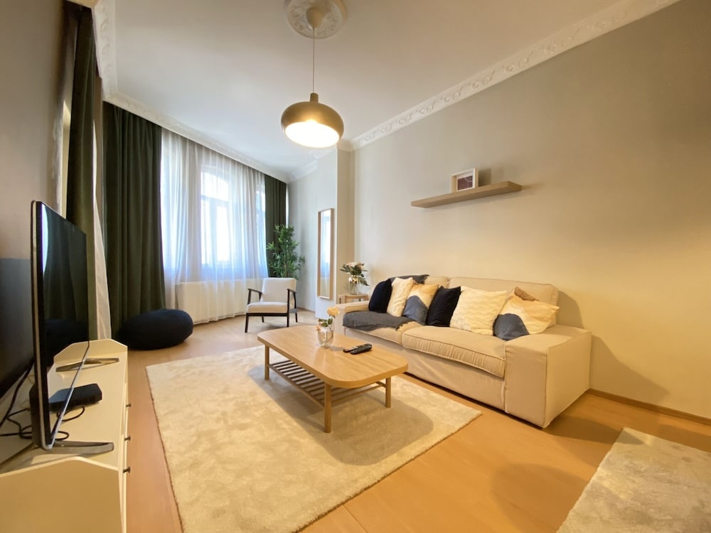 Apartment photo 1